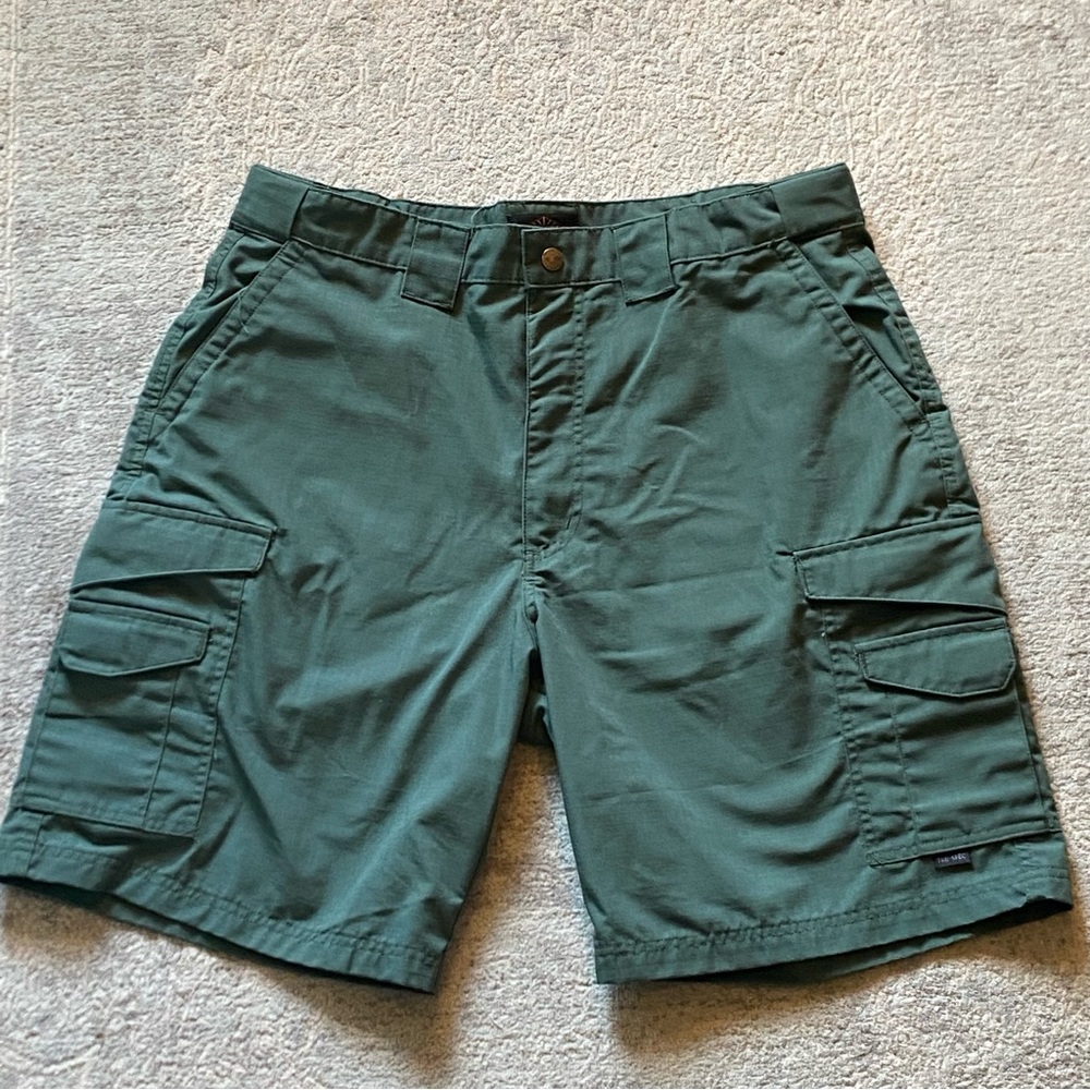 Tru-spec tactical cargo shorts size 38 in forest green